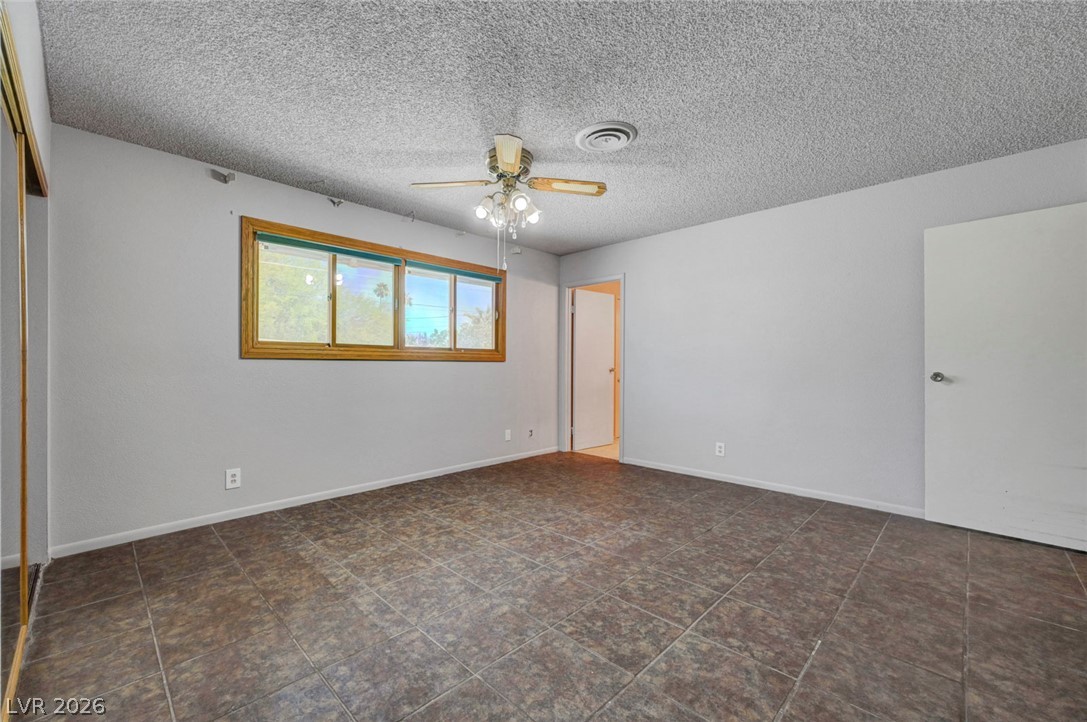 1900 Stonehaven Drive Property Photo 29