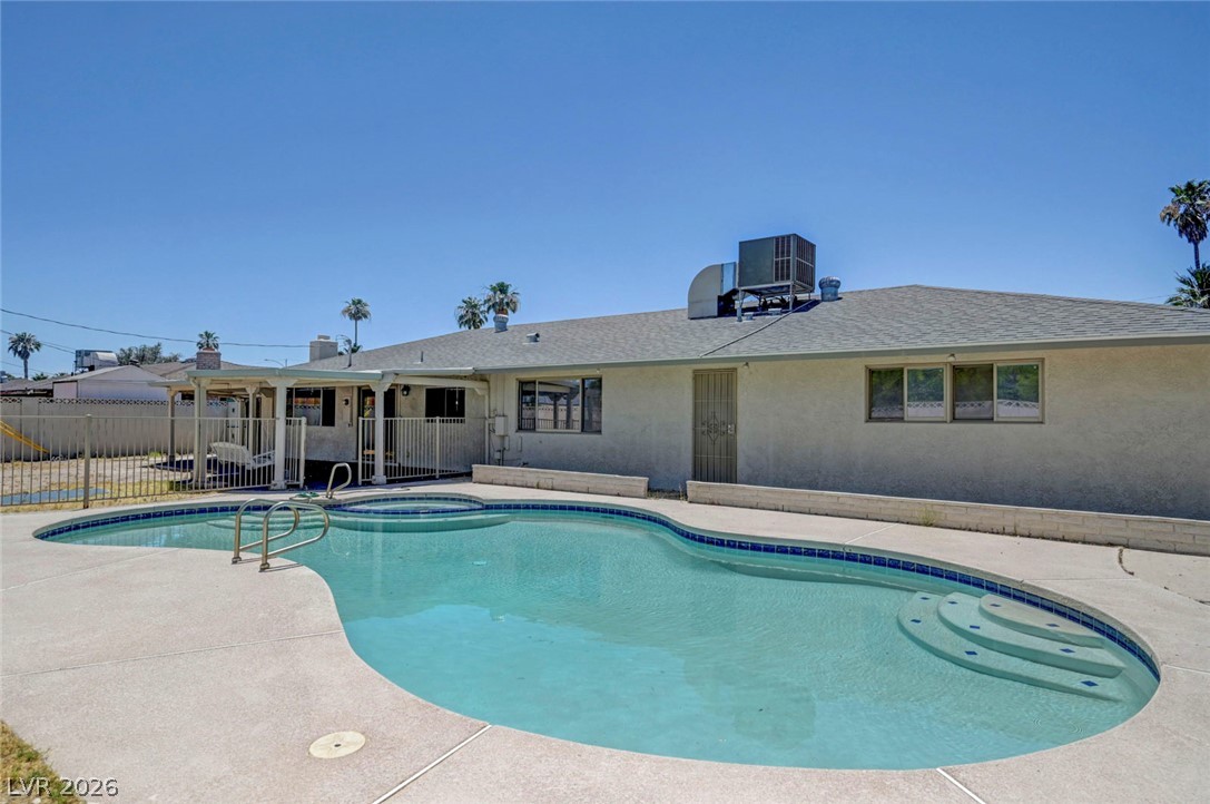 1900 Stonehaven Drive Property Photo 41