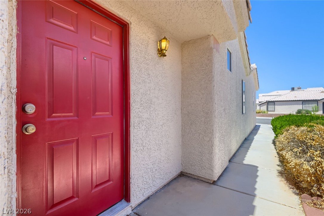 7421 Summer Sun Drive Property Photo 3