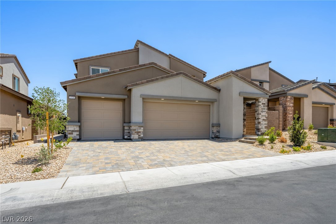 1518 Capri Cascades Court Property Photo 2