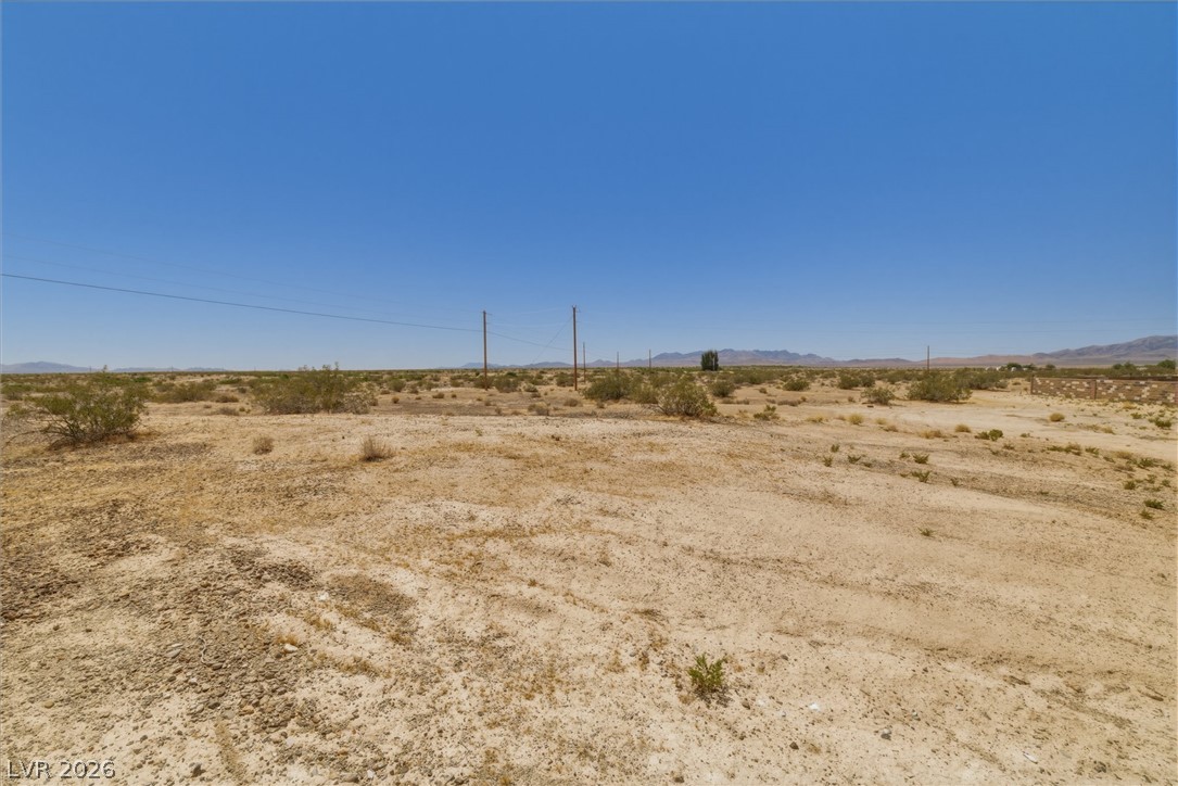 5991 East Carter Lane Property Photo 4
