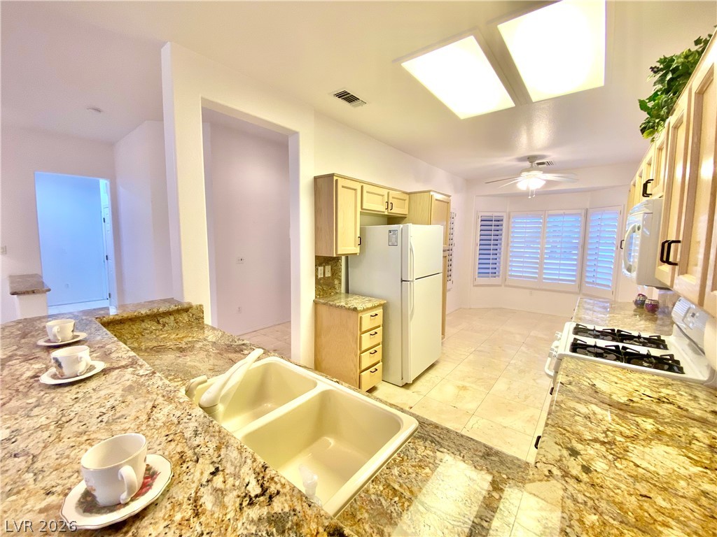 10731 Mission Lakes Avenue Property Photo 10
