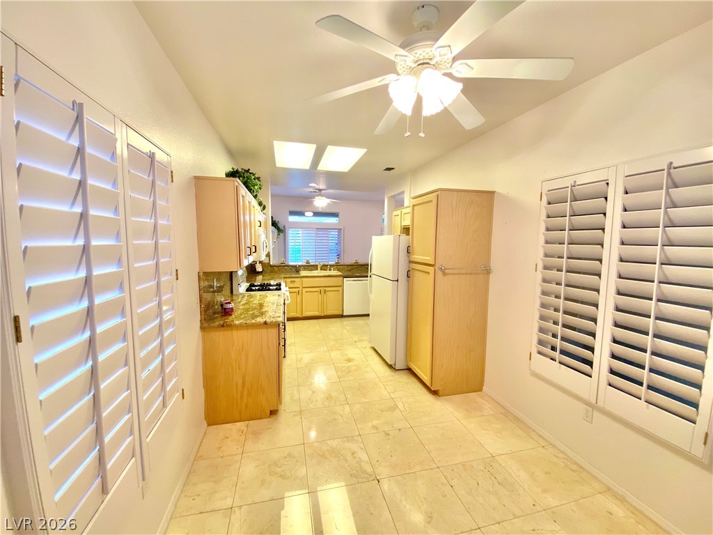 10731 Mission Lakes Avenue Property Photo 11