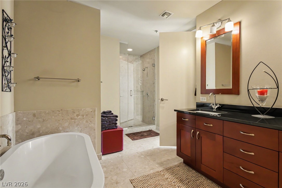 4525 Dean Martin Drive 2012 Property Photo 17