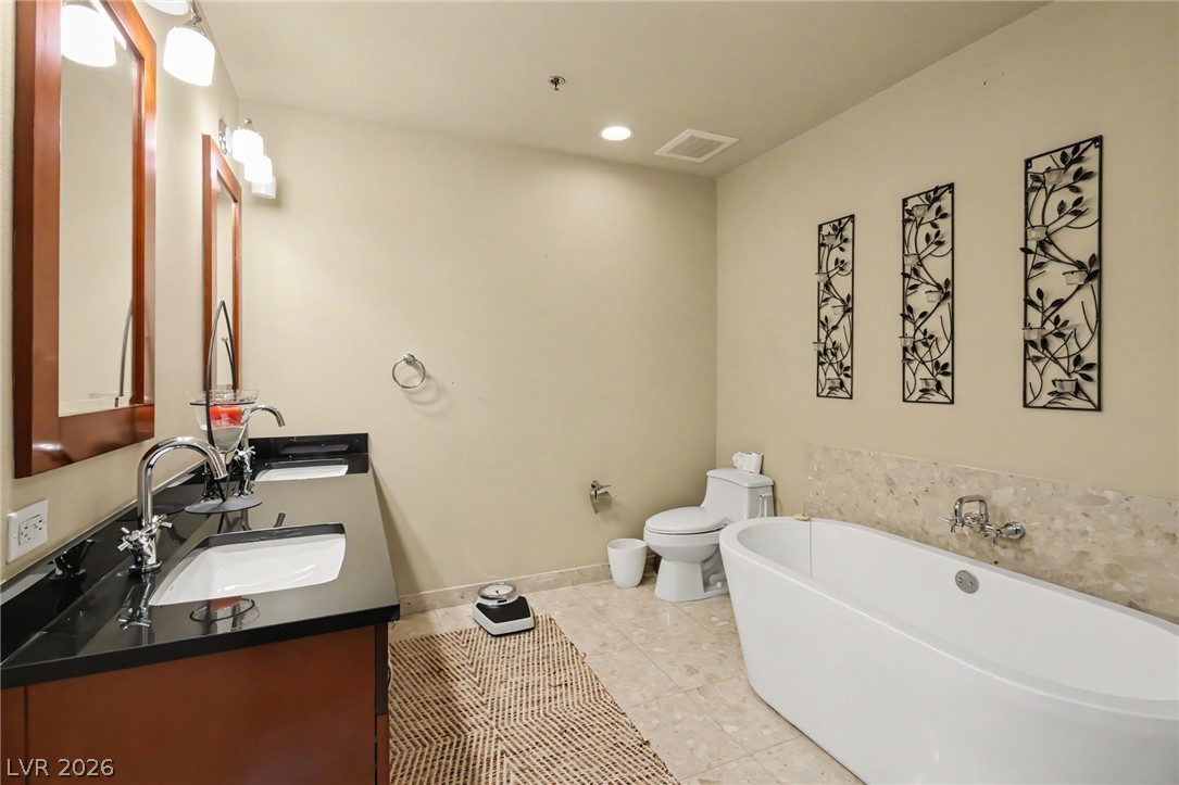 4525 Dean Martin Drive 2012 Property Photo 18
