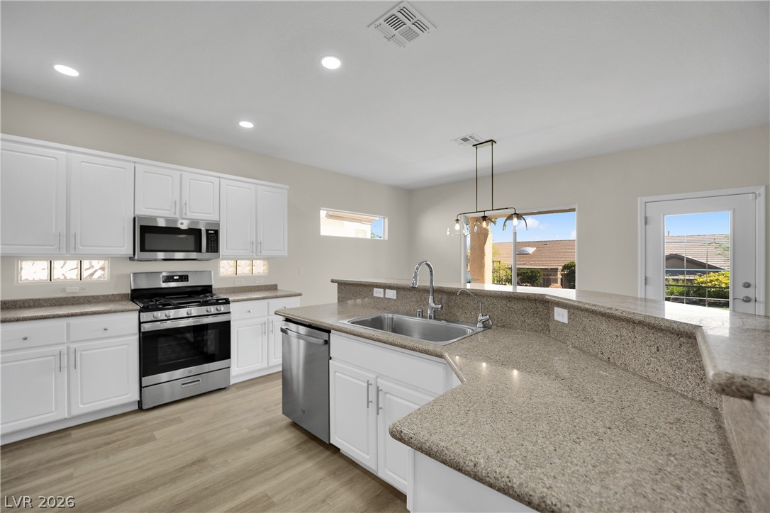 2847 Forest Grove Drive Property Photo 4