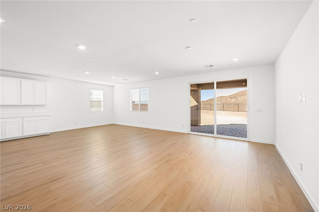 1444 Bianca Falls Drive Property Photo 6