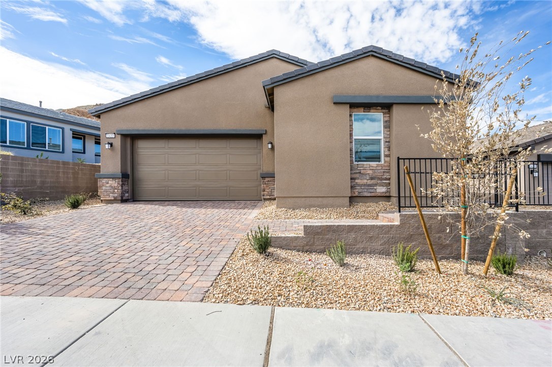 1433 Bianca Falls Drive Property Photo 1