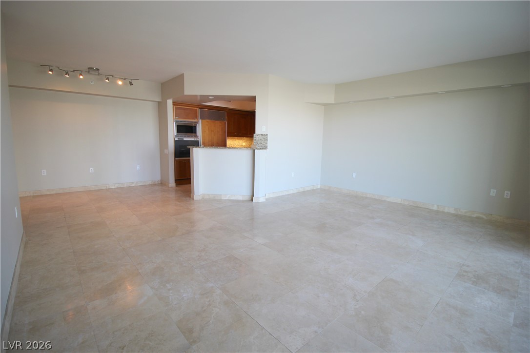 2777 Paradise Road 708 Property Photo 3