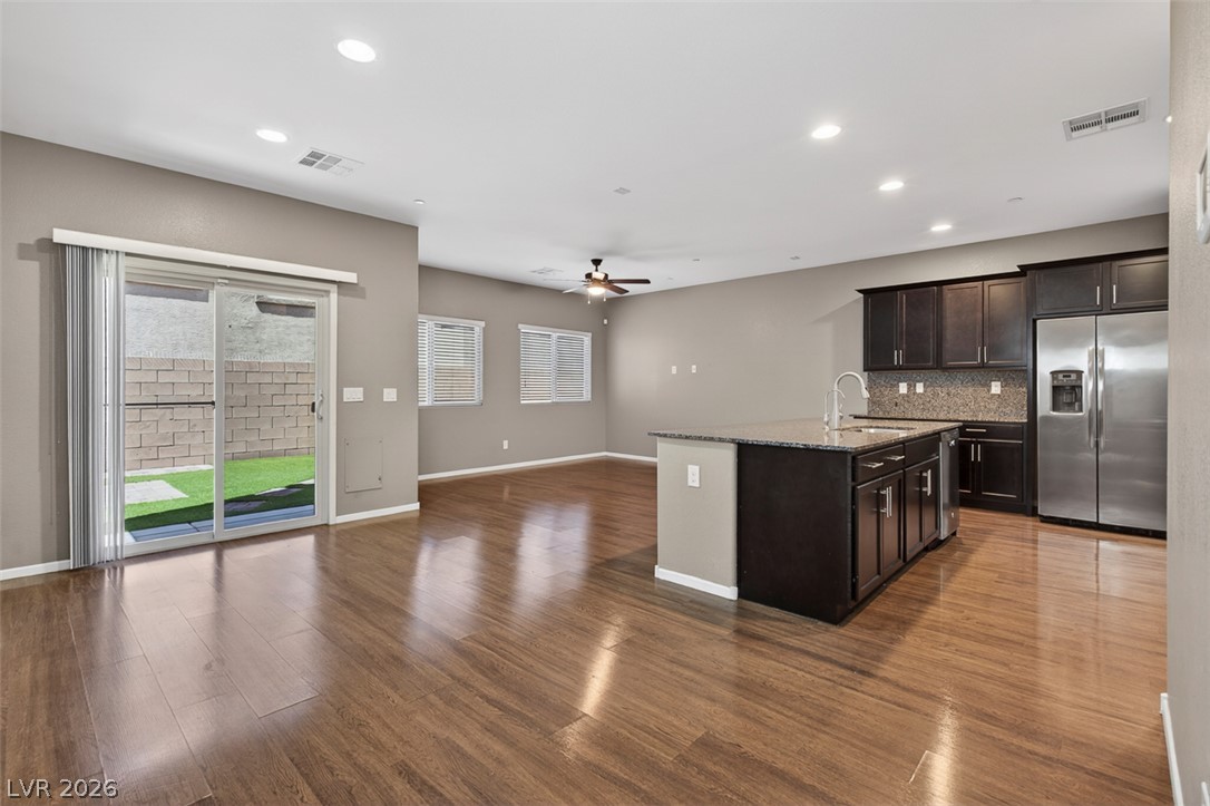 1146 Jesse Harbor Avenue Property Photo 4