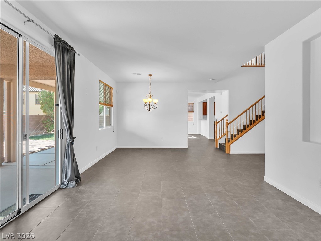 2129 Mistle Thrush Drive Property Photo 9