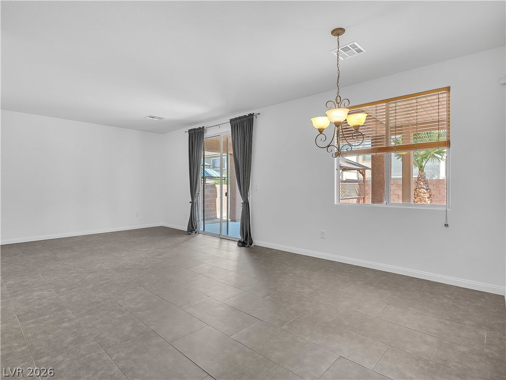 2129 Mistle Thrush Drive Property Photo 10