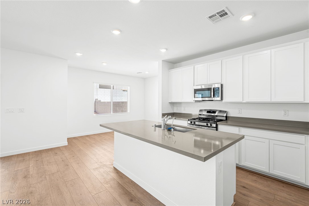 8382 Caldera Hills Avenue Property Photo 8