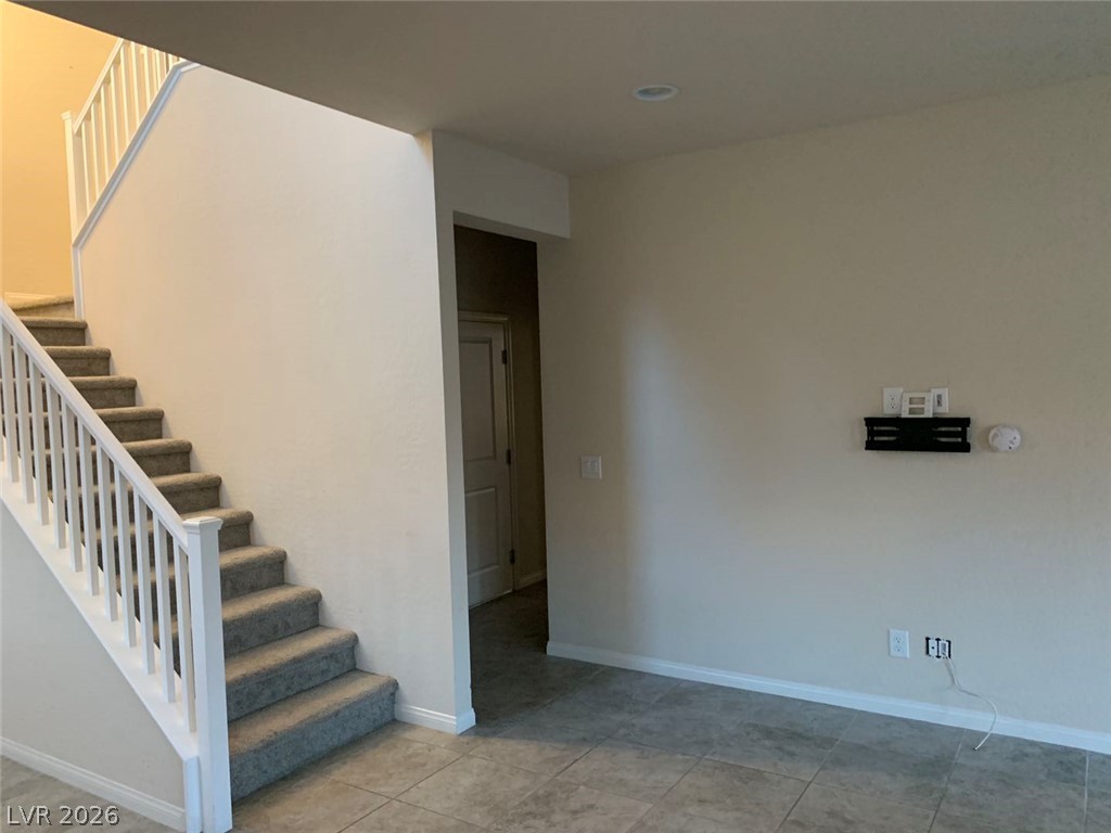933 Kimbark Avenue Property Photo 5