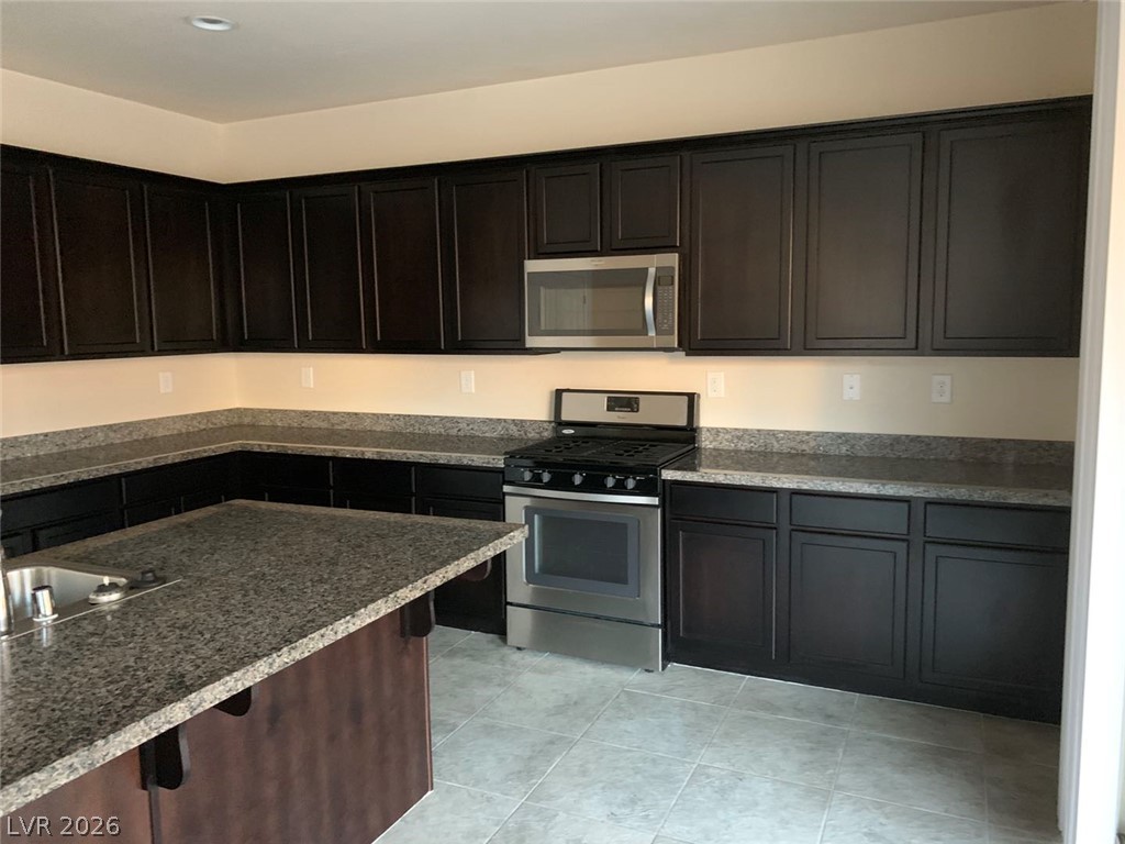 933 Kimbark Avenue Property Photo 11