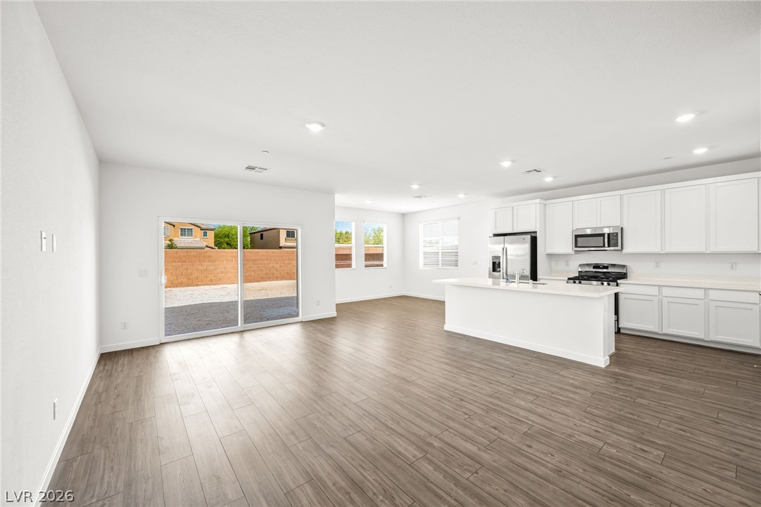 2788915 Property Photo 3