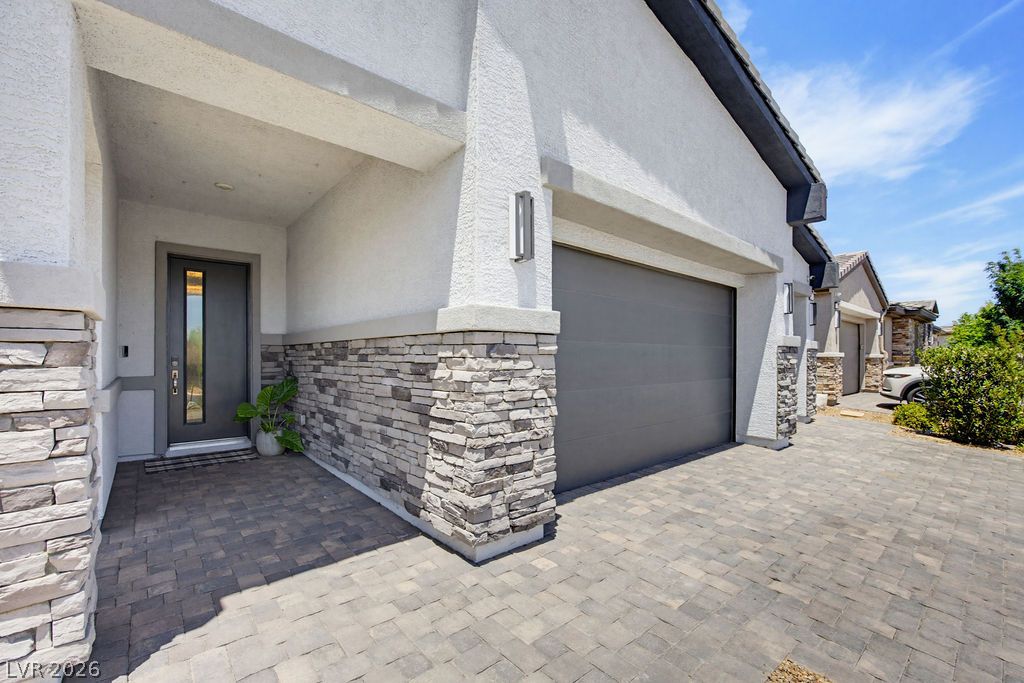 4315 Skylake Court Property Photo 15