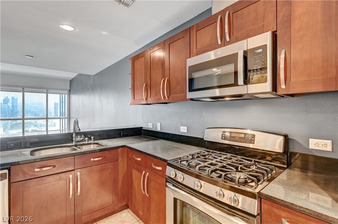 4575 Dean Martin Drive 1811 Property Photo 18