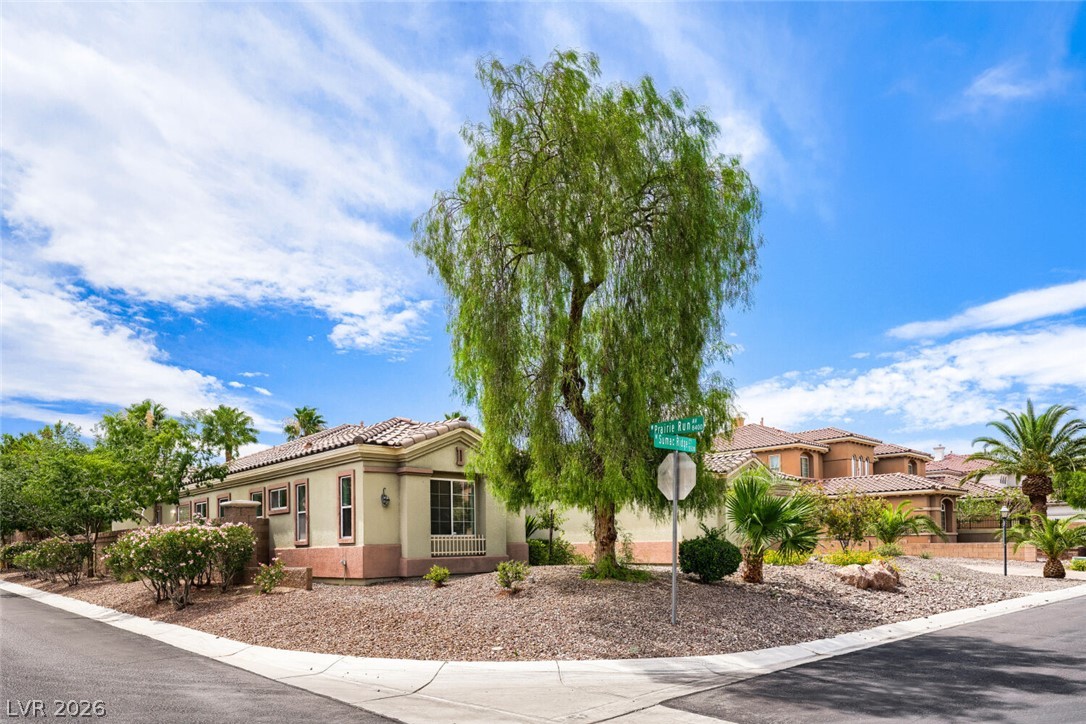 5533 Sumac Ridge Court Property Photo 4