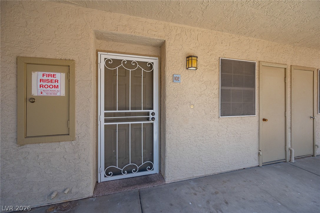 2076 Mesquite Lane 102 Property Photo 3