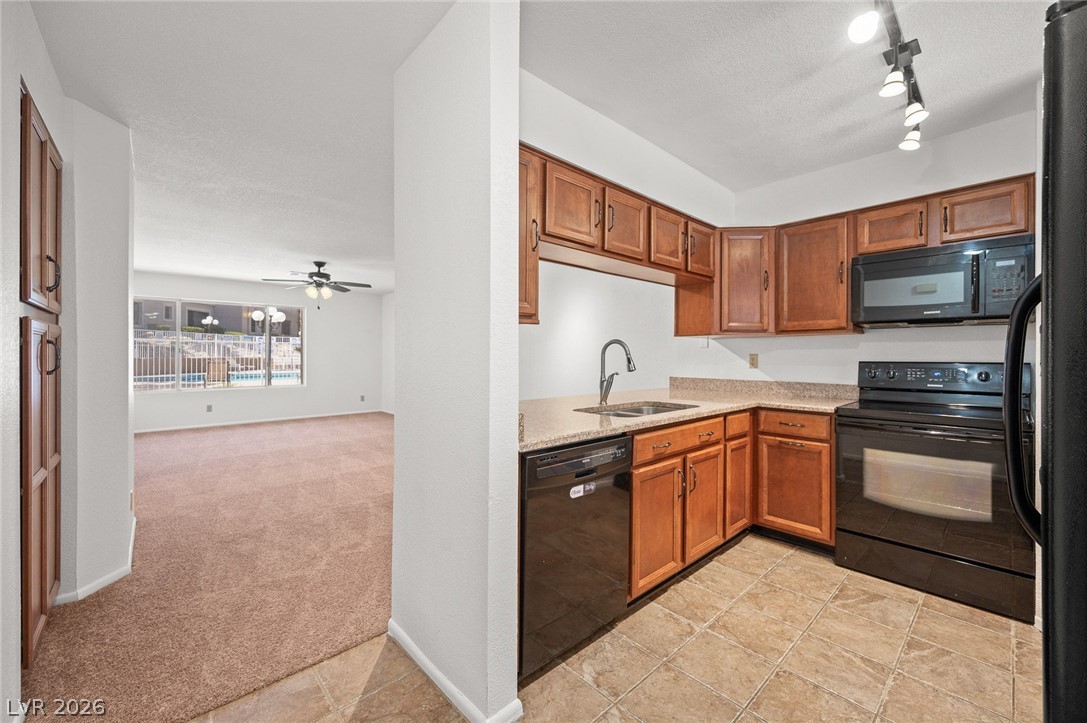 2076 Mesquite Lane 102 Property Photo 5