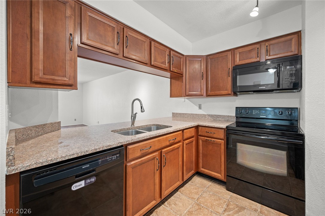 2076 Mesquite Lane 102 Property Photo 6