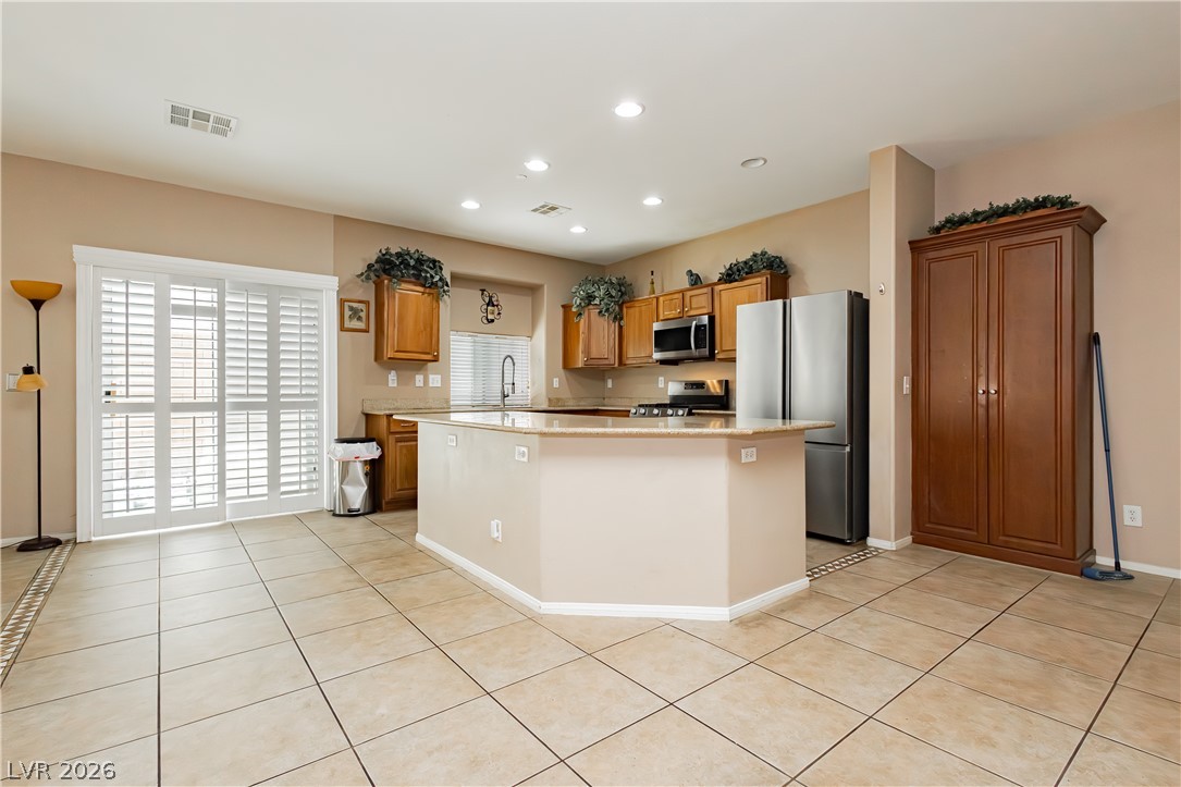 1176 Via Piazza Property Photo 5