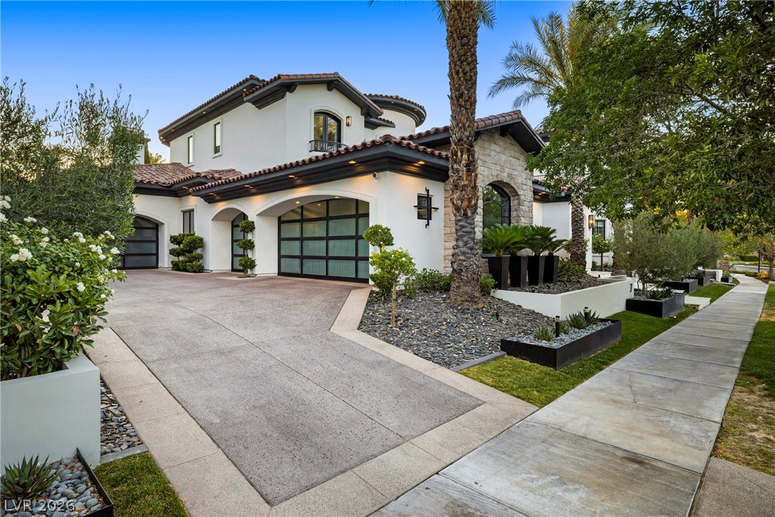 7 Vintage Valley Drive Property Photo 4