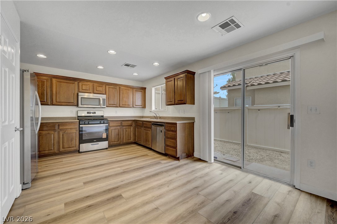 3952 Badgerbrook Street Property Photo 12