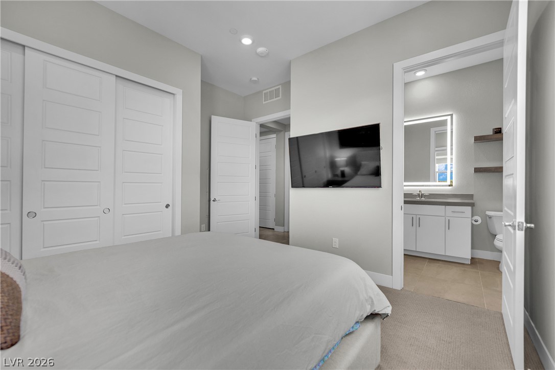 9141 Las Manaitas Avenue 301 Property Photo 23