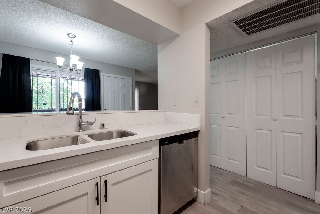 1501 Living Desert Drive D Property Photo 11