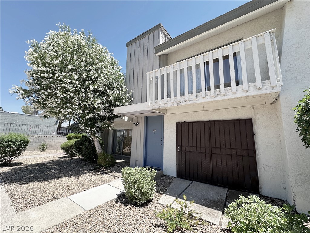 674 Rolling Green Drive 674 Property Photo 1