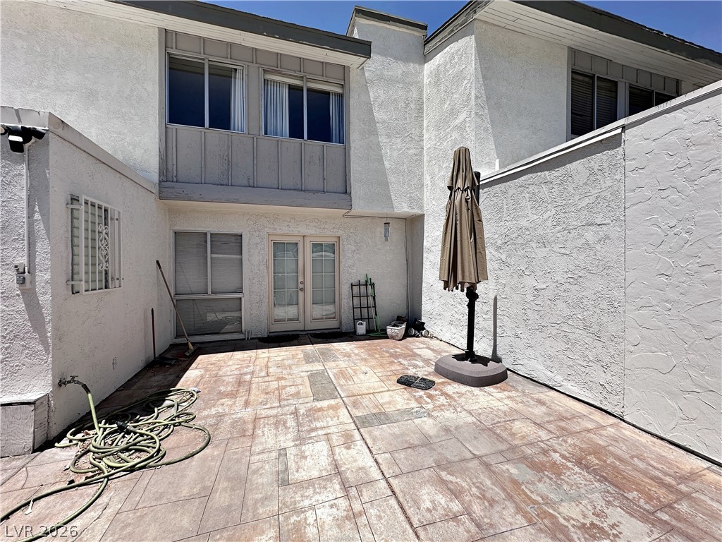 674 Rolling Green Drive 674 Property Photo 3