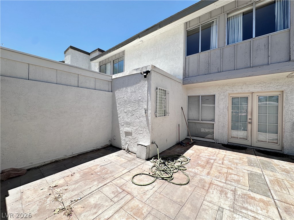 674 Rolling Green Drive 674 Property Photo 4