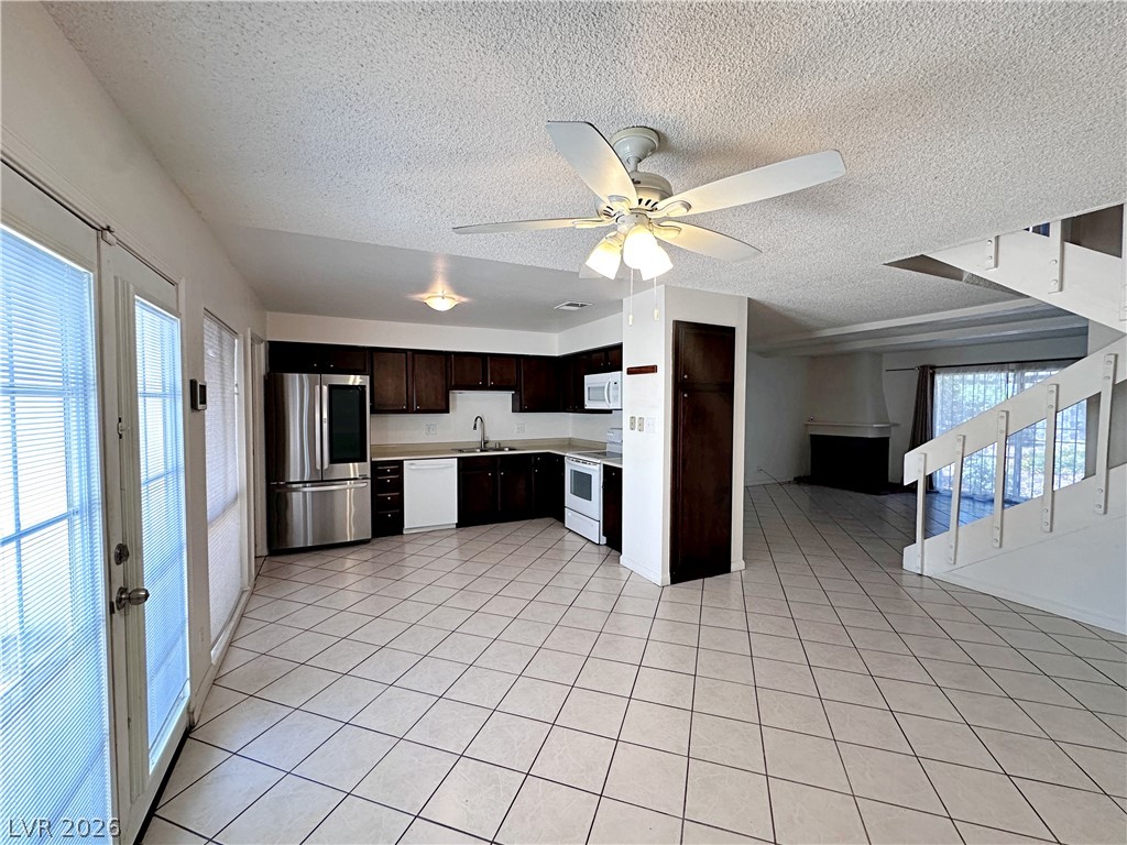 674 Rolling Green Drive 674 Property Photo 5