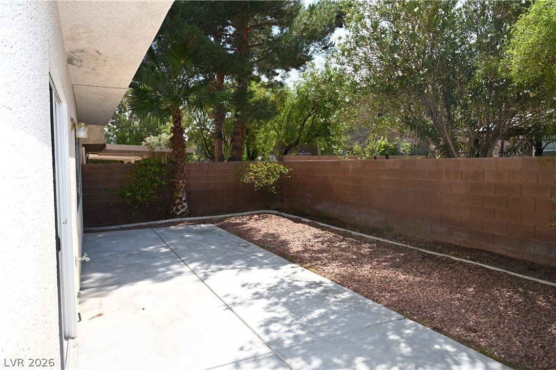 9859 Erins Grove Court Property Photo 8