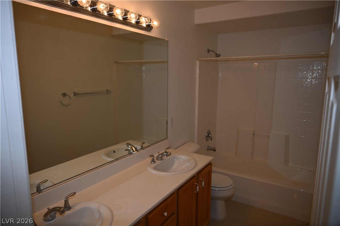 9859 Erins Grove Court Property Photo 17