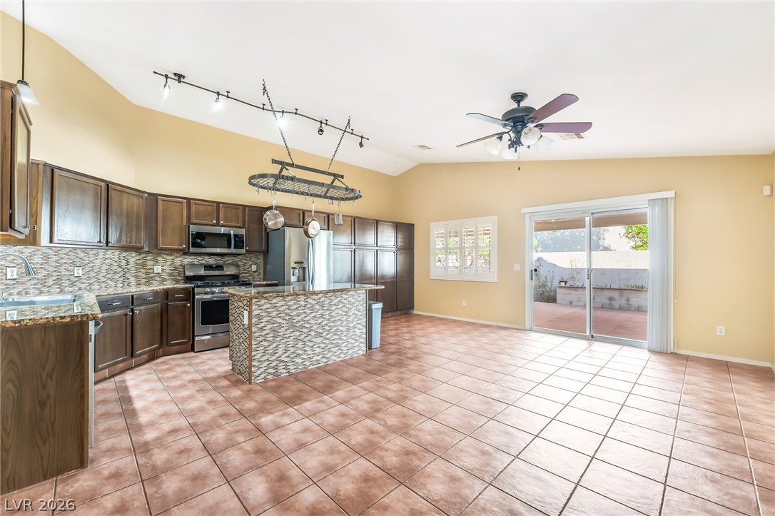 9346 Coral Berry Street Property Photo 11