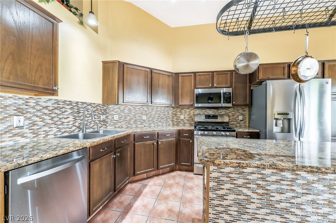 9346 Coral Berry Street Property Photo 16