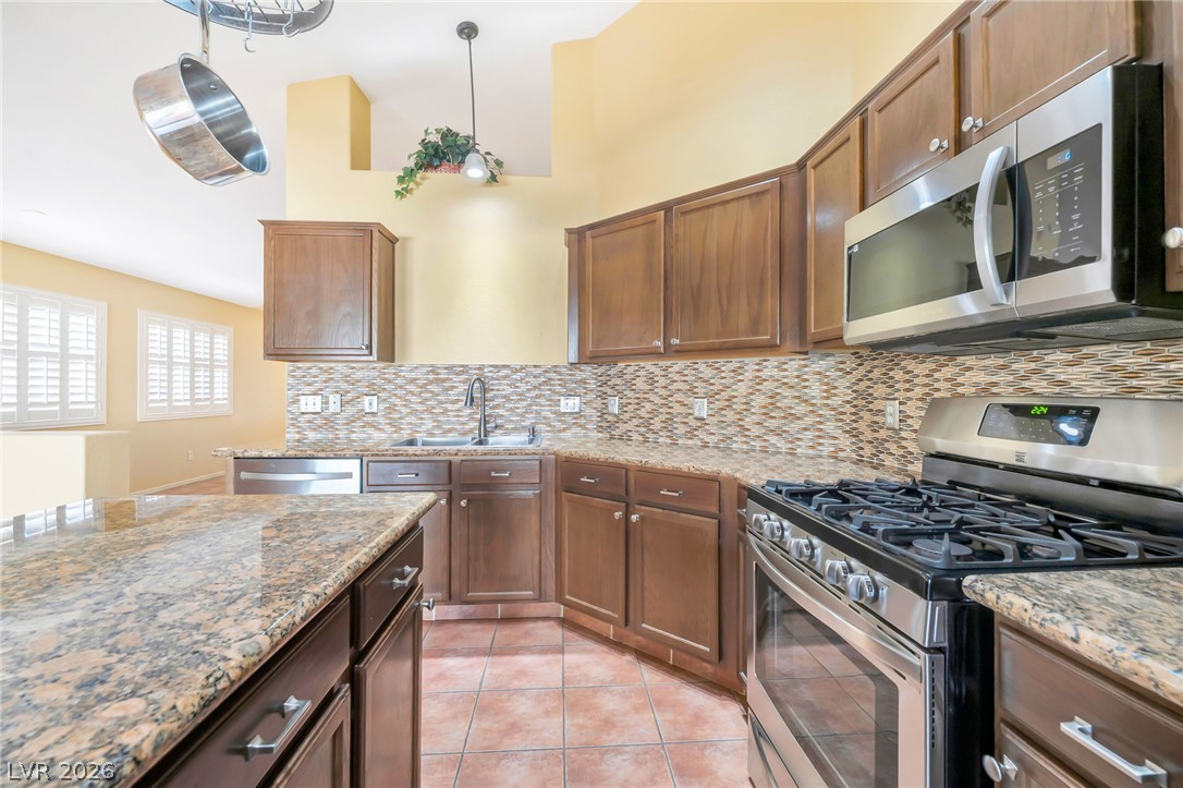 9346 Coral Berry Street Property Photo 18