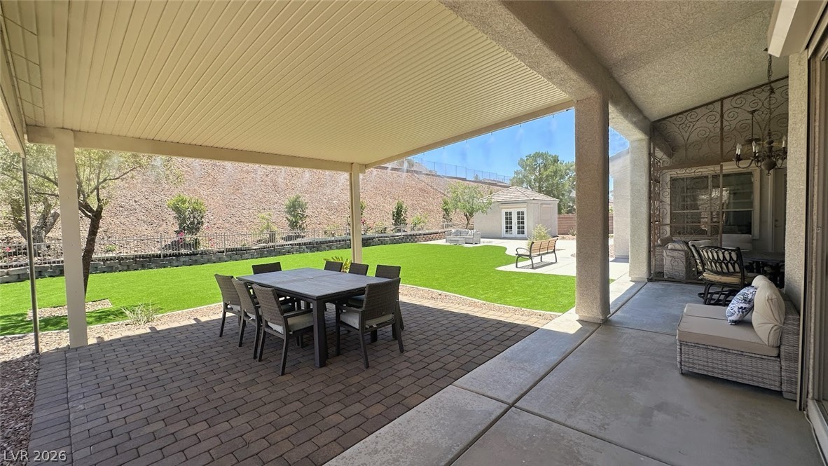 948 Sugar Springs Drive Property Photo 4