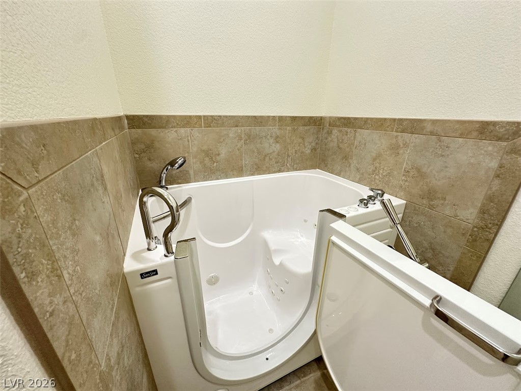 948 Sugar Springs Drive Property Photo 32