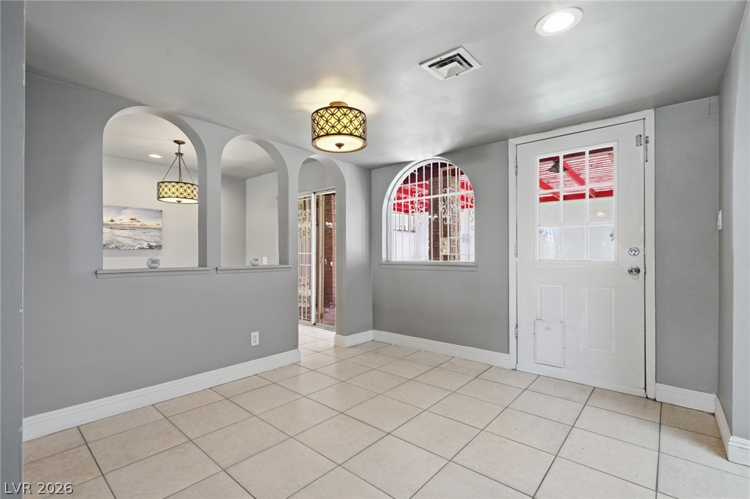 702 Greenbriar Townhouse Way Property Photo 8