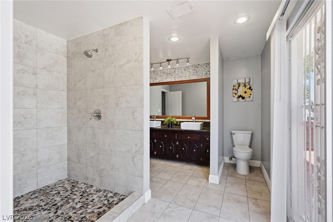 702 Greenbriar Townhouse Way Property Photo 23