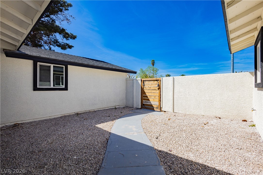 4815 El Tesoro Avenue Property Photo 5