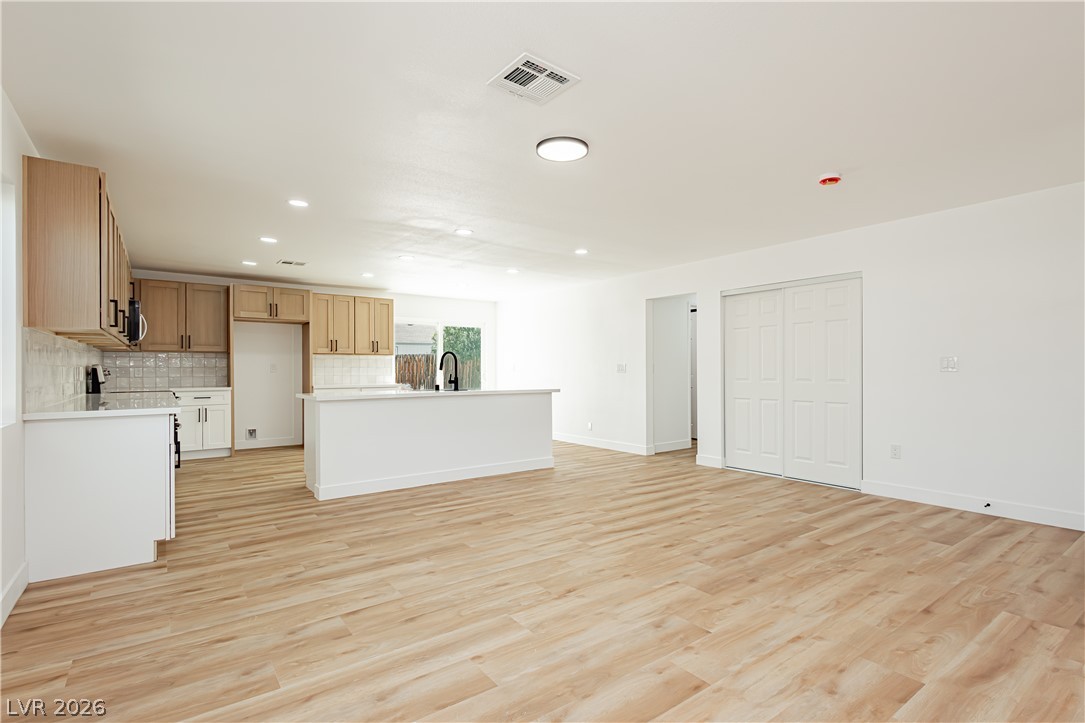 4815 El Tesoro Avenue Property Photo 6