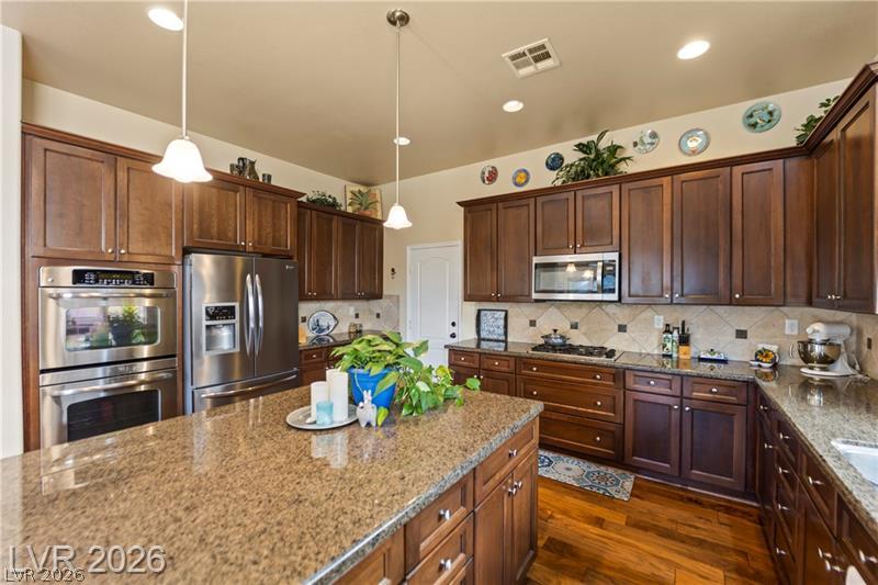 6864 Desert Island Street Property Photo 17