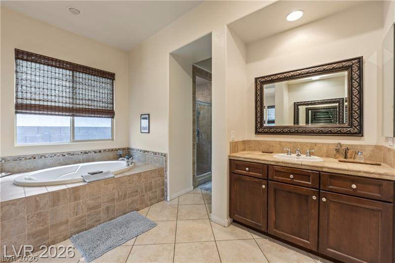 6864 Desert Island Street Property Photo 29