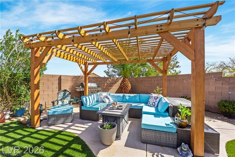 6864 Desert Island Street Property Photo 47