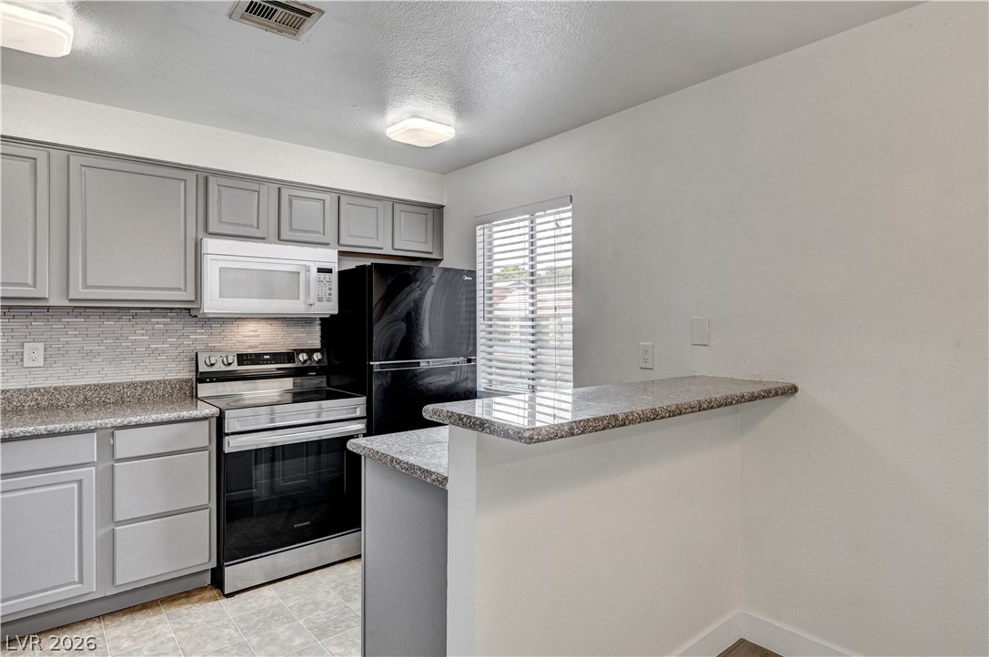 5404 River Glen Drive 362 Property Photo 12